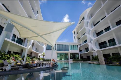 1 bdr apartment in Utopia Naiharn by Capital pro