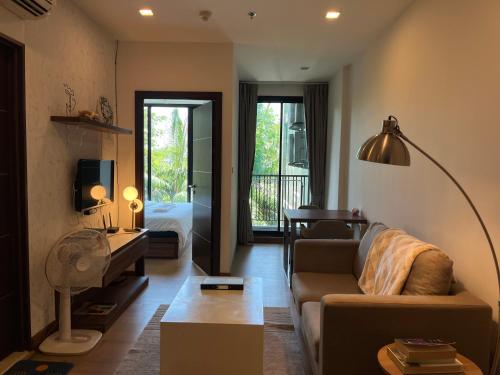 1 Bed 1 Bath - Serviced Apartment Near City Center With Rooftop Pool and Gym