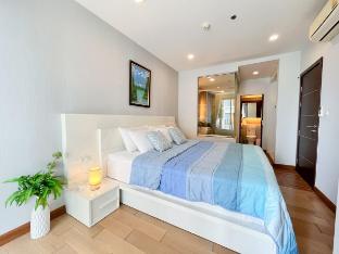 10th Fl Astra: Views & Comfort