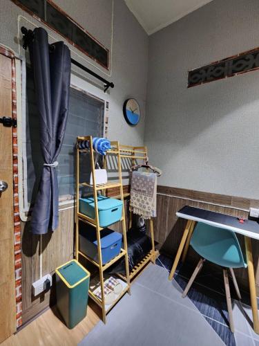 113 Olan Place Cozy Loft Apartment with free Wi-fi