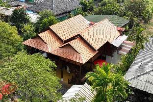166 Lanna living space