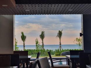 2 Bedrooms Beachfront Condo Mae Phim Beach E243