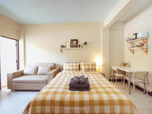 204hideaway-Local Room with Street Food only 15 min walk to Skytrain