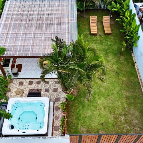 2BR BIG JACUZZI VILLA &amp; Garden - Bali style by La perla Phuket Rawai
