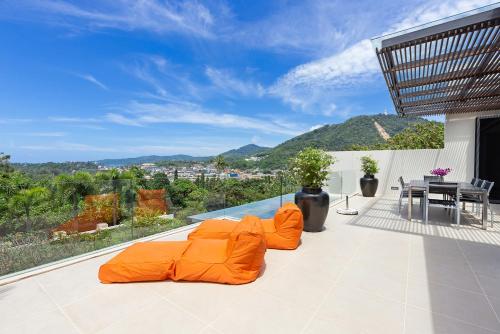 2Br Luxury Residence, Scenic View, 5min to Kata Beach, The Heights C3