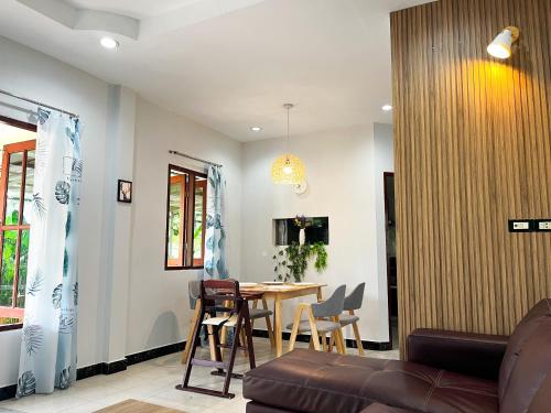 2BR Maryam villa near Tesco &amp; beach.