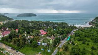 2BR Nai Harn Beach is 500 metres away C133