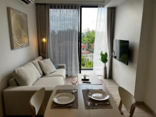 2BR Rooftop Pool &amp; Gym Laguna Skypark