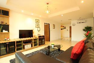 2BR. Spacious, 140 Sqm, BTS 5 min, Central Located