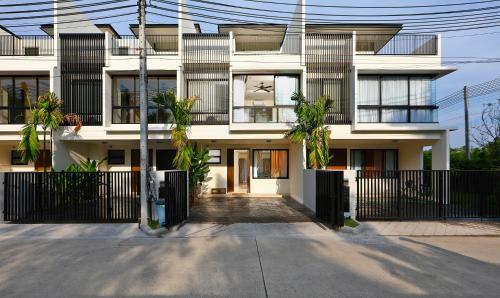3bdr Townhouse Laguna Park Bangtao Beach by CapitalPro