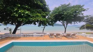 4 BR Entire Beachfront Villa, Seaside Bliss Villa Rawai