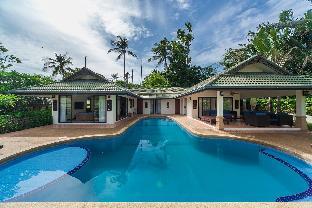 4 BR Grand Deluxe Villa-20 seconds walk to beach