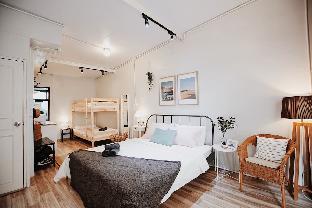 (4th Fl.)Walk 1min to MRT! Big Room(upto 4ppl)