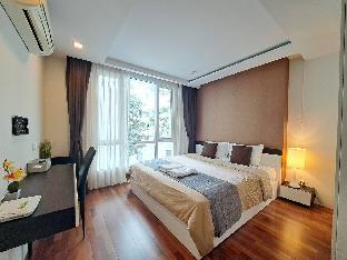 5 minutes to BTS Phrom phong and shopping mall