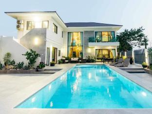 5-Star Prime Villa with 5 Bedrooms & Private Pool
