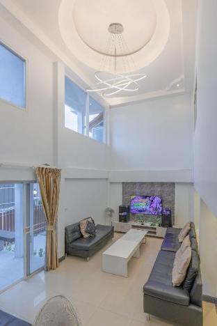 5BR pool villa pattaya 5min-beach
5min-walking st