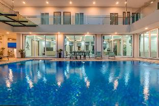 芭提雅市中心8卧9卫现代轻奢别墅pool villa超大泳池带独立KTV台球室近21航站楼海边