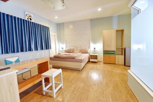 97 Merryland Apartments &amp; Hotel