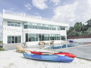 99 Poolvilla Bangsaen
