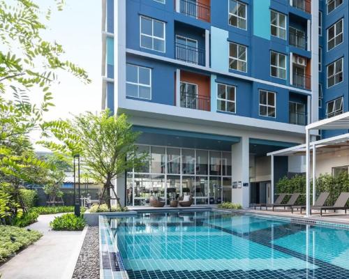 A family room at Lumpini Ville Sukhumvit 101-1 by Pikul