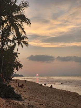 A Little Bungalows By Beach