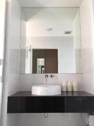 A1. 1BR CONDO/ 1 step to BTS Sukhumvit Line/ Wifi