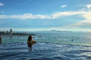 A1 sea view room in the midst of Pattaya city