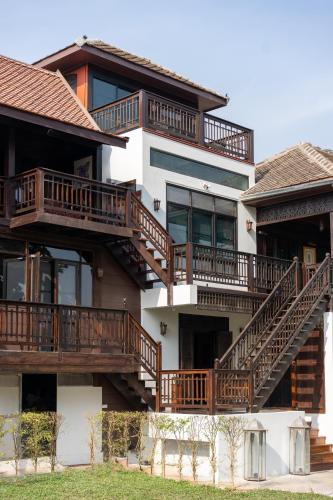 Akara House Sukhothai - Luxury Riverside Residence