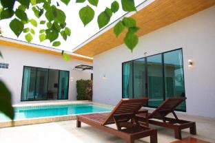 Alhambra Pool Villa &amp; Pool Access Rooms