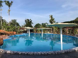 Alongkorn Farm &amp; Resort