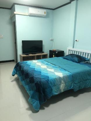 Ampika Place &amp; Guest House Lopburi