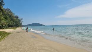 Apartment with wonderful view, Mae Ramphueng Beach