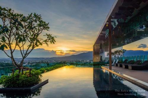 Astra White Suite 13