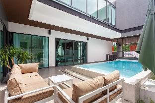 Astro Deluxe: 4 Bedrooms Villa