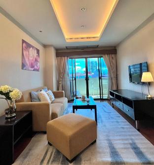 Azure Dream King Suite Retreat near BTS &amp; FastWiFi