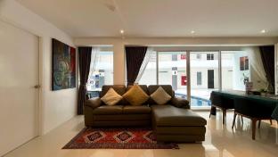 B12-Pool Access Partial Seaview 2 Bedrooms 1 Bathroom at Karon
