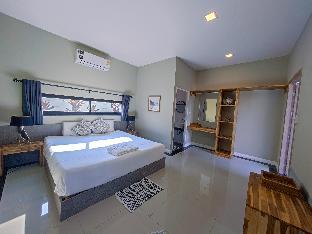 B168 pool villa