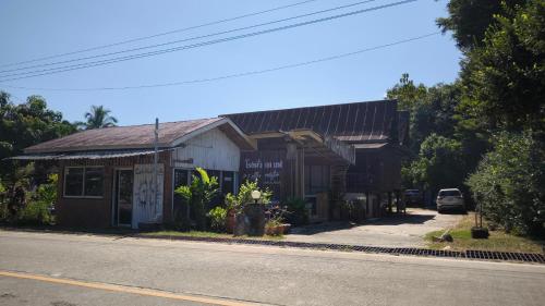 Baan Job Sangkhlaburi