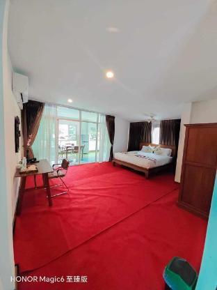 Baan Khlong Mae Kha Hotel
