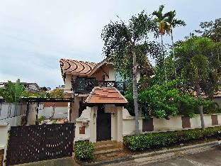 Baan Natcha pool villa city center 450/42