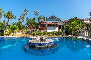 Baan Pumichai family house