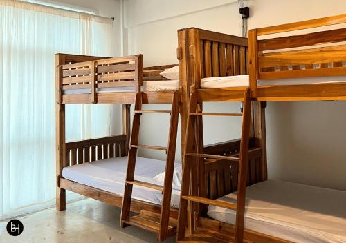 BAAN650 Hostel
