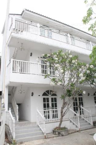 Bananaleaf Wedding Cafe &amp; Resort
