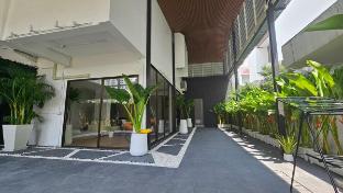 Bangkok City Center Sukhumvit Four-Bedroom Villa, Near Cowboy Street