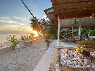 Beach House &amp; Garden