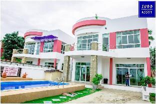 BeachFront 5 bedroom Poolvilla | Pranburi Beach