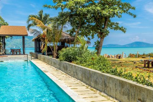 Beachfront Pool Villa-Vanilla