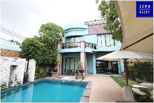 BeachFront Poolvilla for 20 People| Pranburi Beach