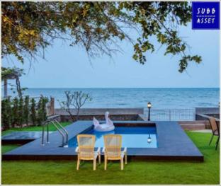 Beachfront Poolvilla for 20 Persons | Huahin Beach