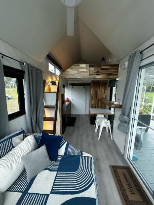 Beachfront Tiny House with FREE Kayak